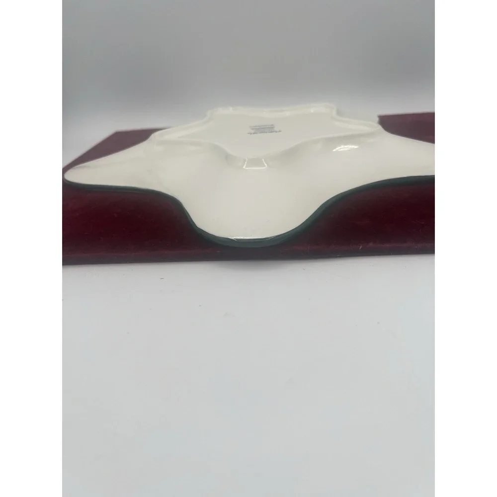 Pfaltzgraff Winterberry Star Shaped‎ Plate Of Sharing for Gifting with Treats